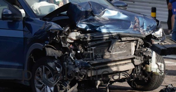 Choca camioneta en autopista Puebla-Atlixco