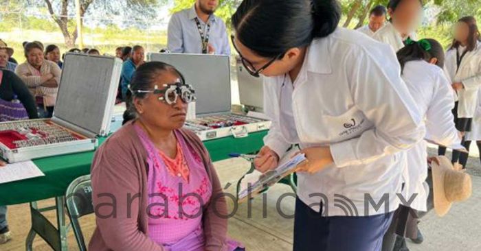 Atiende Conalep salud visual de poblaci&oacute;n en Huaquechula