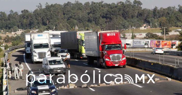 Hace Segob un nuevo llamado al di&aacute;logo con transportistas ante megabloqueo