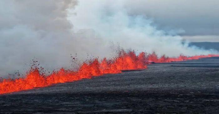 Entra en erupción volcán en Islandia