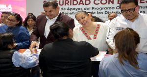 Entregan Apoyos del Programa Obra Comunitaria en Puebla
