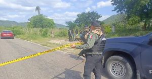 Reportan cuerpo envuelto en cobijas en la carretera Nealtican–Tecuanipan