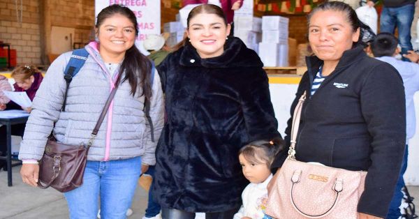 Entrega DIF de Zacatl&aacute;n y SEDIF apoyos alimentarios en Zacatl&aacute;n