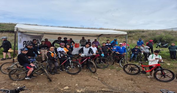 Realizan rodada ciclista con motivo del &ldquo;D&iacute;a del Padre&rdquo; en Cuautlancingo