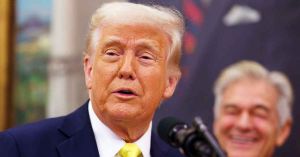 Desea Trump feliz Pascua a "jueces ineficaces" y tramposos de elecciones 2020