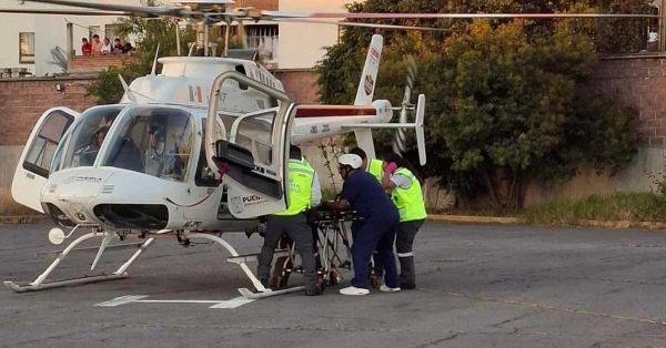 Realizan traslado a&eacute;reo a motociclista desde Ciudad Serd&aacute;n