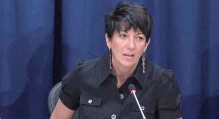 Pide Ghislaine Maxwell, c&oacute;mplice de Epstein, anular su condena por tr&aacute;fico sexual