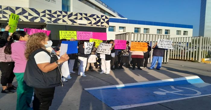 Piden trabajadores del Hospital General de Cholula destitución de la directora