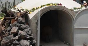 Despiden a hermanos que murieron en temazcal de San Miguel Canoa