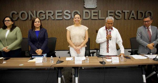 Presenta Laura Artemisa proyectos escolares comunitarios en bachilleratos
