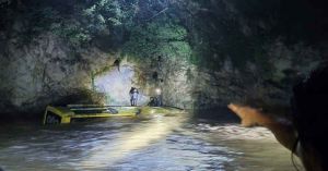 Mueren 12 personas tras caída de un autobús al rio en la Puebla-Tlapa