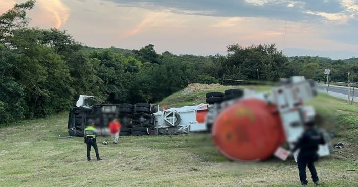 Derrapa tráiler y embiste a motociclistas en la México-Tuxpan