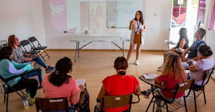 Pone en marcha MariElise Budib taller “Cuidando a quien cuida”