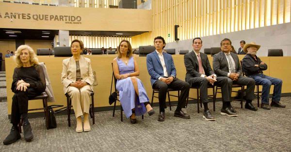 Realizan homenaje Luctuoso a Gilberto Bosques Saldívar en Congreso de Puebla