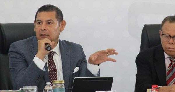 Reforzar&aacute; gobierno estatal apoyo a migrantes poblanos ante redadas en Estados Unidos