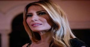 Firma Melania Trump acuerdo millonario con Amazon, harán un documental