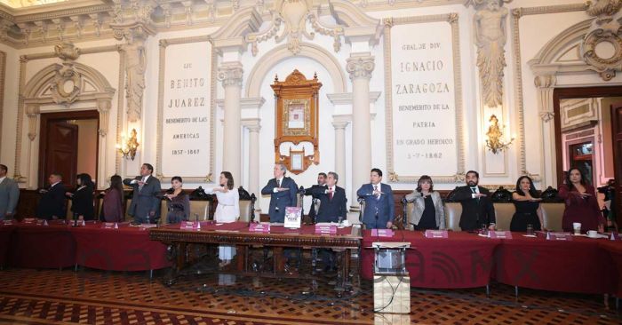 Entrega Pepe Chedraui primer Informe al Cabildo de Puebla