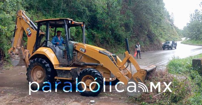 Sigue la atenci&oacute;n a derrumbes carreteros en Oaxaca