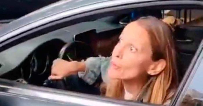Denuncian autoridades de CDMX a #LadyRacista por discriminación a policía