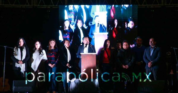 Reune Cena Navide&ntilde;a a m&aacute;s de 3 mil familias poblanas; Parra destaca cercan&iacute;a