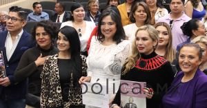Presentan el libro &quot;Juana C. Romero, una mujer extraordinaria en la historia de México&quot;