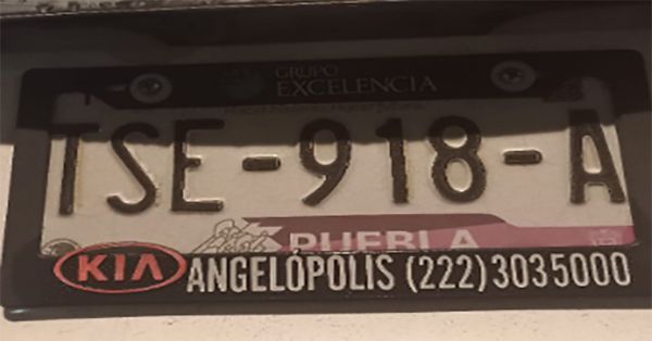 Buscan a los due&ntilde;os de placas extraviadas por lluvias en Puebla