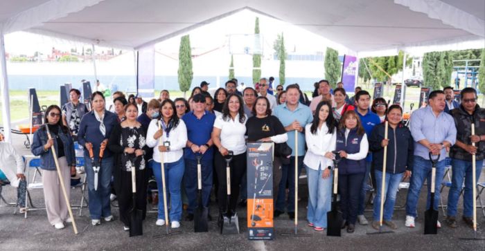 Equipa San Andr&eacute;s Cholula a fraccionamientos con kits de jardiner&iacute;a