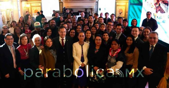 Sostiene Sheinbaum encuentro con la comunidad mexicana en Washington