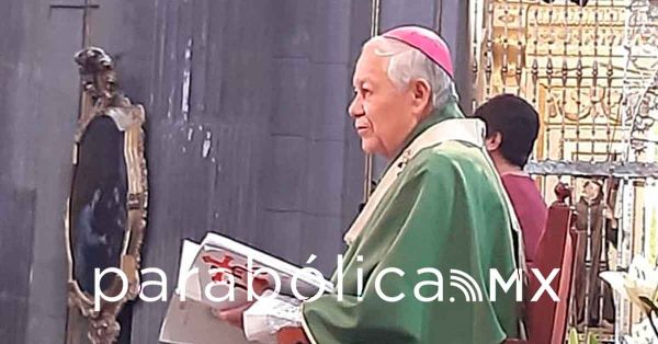 Reza la Arquidiócesis por maestro LGBT+ asesinado en Santiago Miahuatlan