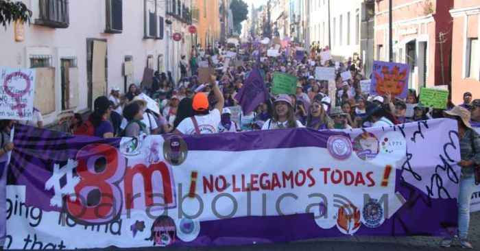 Presentes marchas, consignas y disturbios en el 8M en Puebla