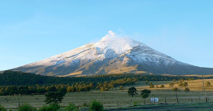 Registra Popocatépetl 38 exhalaciones y 594 minutos de tremor