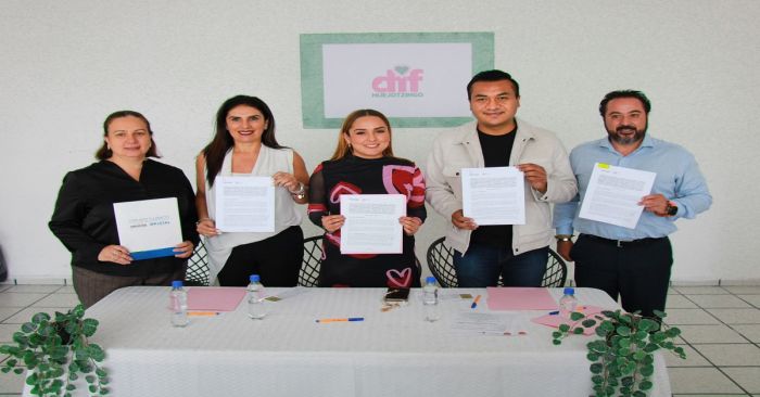 Signan convenio SMDIF de Huejotzingo y Grupo Clínico de la Hoz
