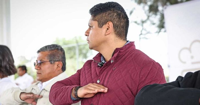 Entrega Omar Mu&ntilde;oz explanada c&iacute;vica en preescolar