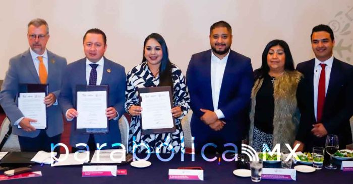 Firma Gobierno de Cholula convenio de colaboración con la Cámara de Comercio