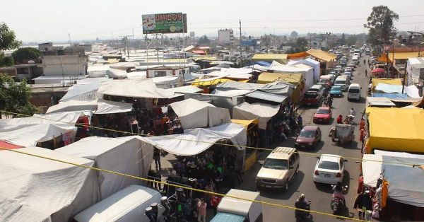 Asaltan a comerciantes en el tianguis de Texmelucan, iban armados
