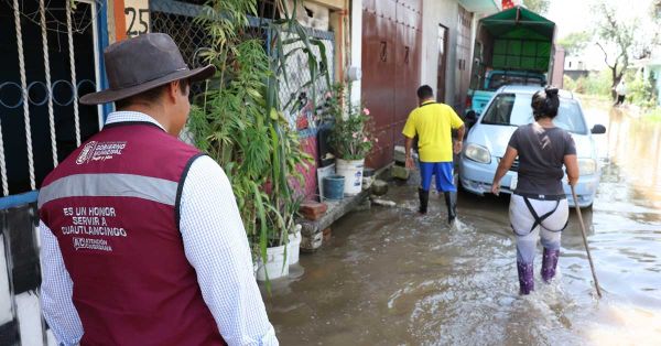 Avanza Omar Muñoz con entrega de apoyos por lluvias en Sanctorum y Chautenco