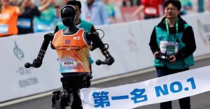 Logra robot el 1er lugar de la marat&oacute;n en Pek&iacute;n