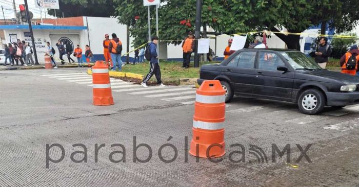 Bloquean naranjitas el bulevar Valsequillo en regreso a clases