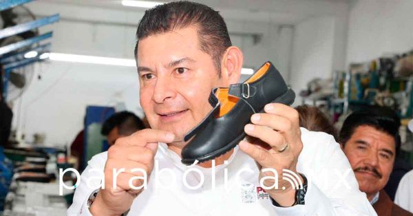 Destaca Armenta impulso a la industria del calzado en Puebla