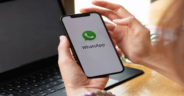 Usan la c&aacute;mara de tu celular en WhatsApp para robar tu dinero