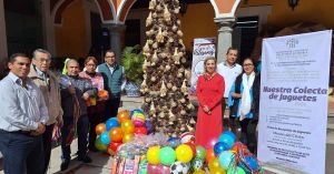 Entrega voluntariado del Congreso de Puebla juguetes al SEDIF para su distribución