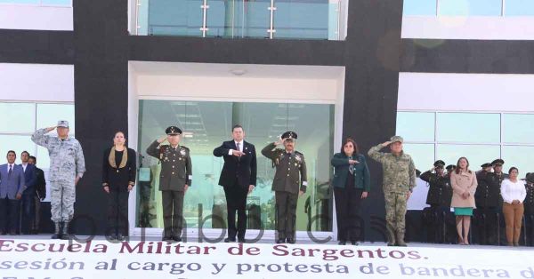 Participa Armenta en toma de protesta del nuevo comandante de la 25 Zona Militar