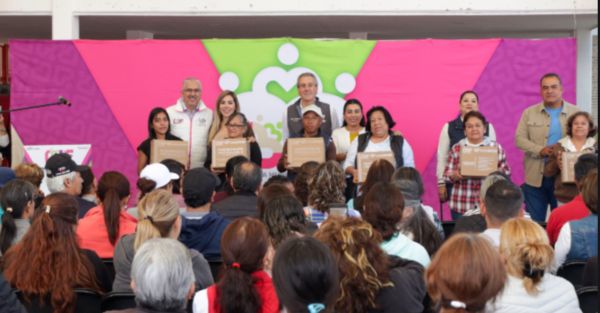 Entrega Pepe Chedraui apoyos alimentarios a familias de San Baltazar Campeche