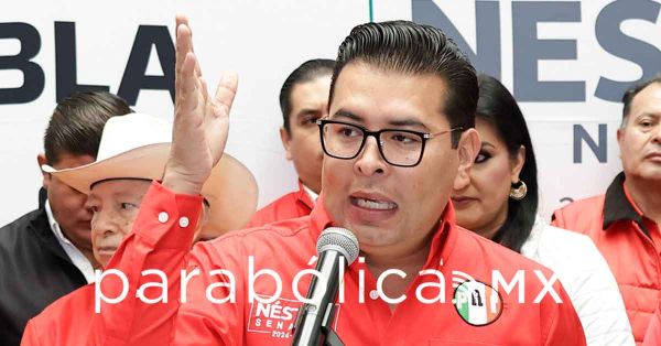 Revira Camarillo a Riestra: Te rendiste eres cómplice del régimen