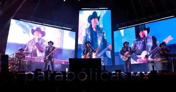 Arranca con pie de la Feria de la Manzana; Zacatlán abarrota concierto de Bronco