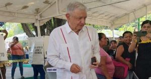 Reaparece AMLO para votar en la Elección Judicial