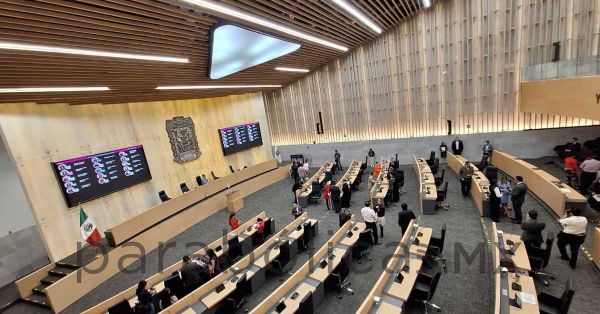Aprueban diputados cambios en la integración de la Mesa Directiva y Comisiones