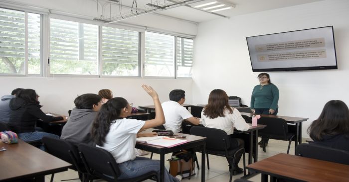 Reconoce BUAP el trabajo y compromiso de las y los docentes hora clase