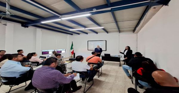 Recibe capacitación el personal de la FGE