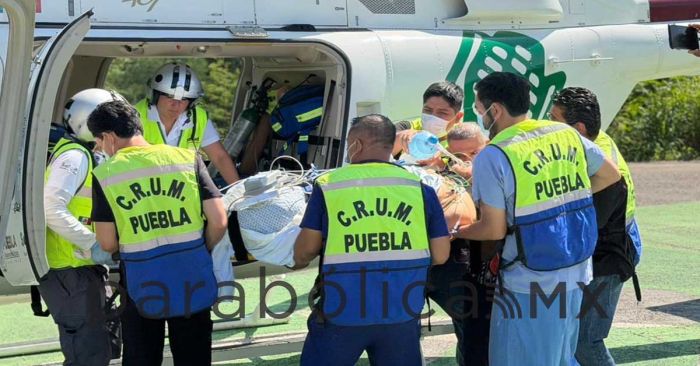 Trasladan vía aérea a joven con quemaduras de Acatlán de Osorio a la capital